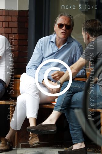 Amsterdam 22 juli 2016
Jort Kelder met een vriend op terras bij Mech