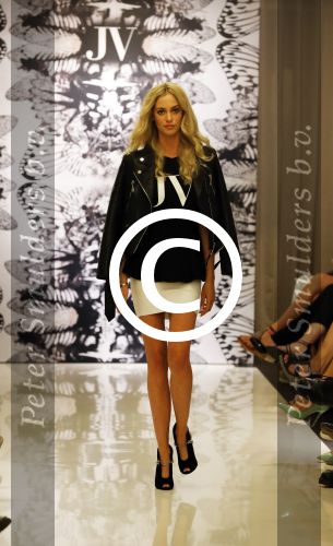Amsterdam 4 juli 2016
Modeshow Josh Veldhuizen (Josh V) gepresenteerd door Anouk Smulders.