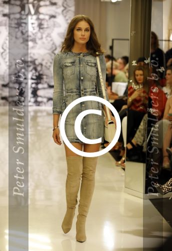 Amsterdam 4 juli 2016
Modeshow Josh Veldhuizen (Josh V) gepresenteerd door Anouk Smulders.