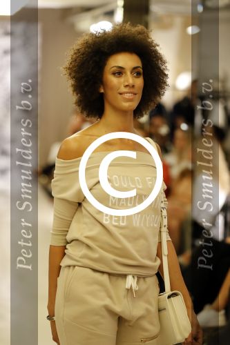 Amsterdam 4 juli 2016
Modeshow Josh Veldhuizen (Josh V) gepresenteerd door Anouk Smulders.