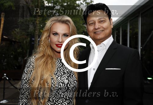 Amsterdam 8 juli 2016
Modeshow Tony Cohen tijdens de amsterdam fashion week op westergasfabriekterrein. Kamaliya Zahoor met haar man