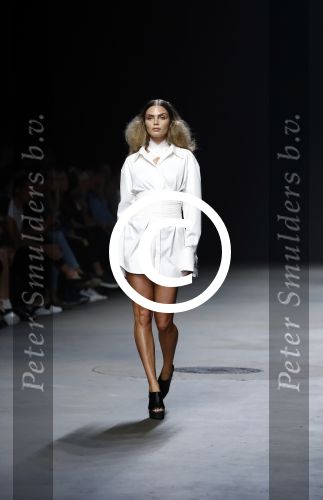 Amsterdam 8 juli 2016
Modeshow Tony Cohen tijdens de amsterdam fashion week op westergasfabriekterrein. Kim Feenstra