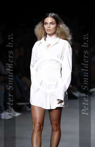 Amsterdam 8 juli 2016
Modeshow Tony Cohen tijdens de amsterdam fashion week op westergasfabriekterrein. Kim Feenstra