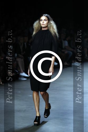 Amsterdam 8 juli 2016
Modeshow Tony Cohen tijdens de amsterdam fashion week op westergasfabriekterrein. Kim Feenstra