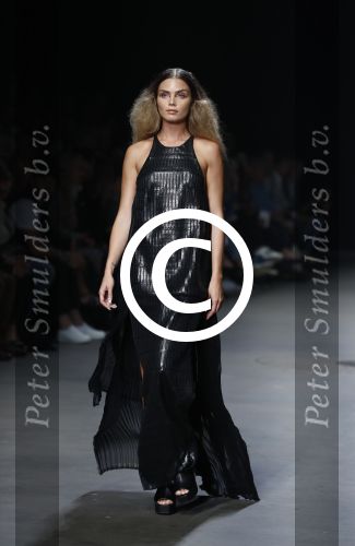 Amsterdam 8 juli 2016
Modeshow Tony Cohen tijdens de amsterdam fashion week op westergasfabriekterrein. Kim Feenstra