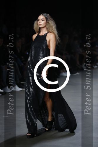 Amsterdam 8 juli 2016
Modeshow Tony Cohen tijdens de amsterdam fashion week op westergasfabriekterrein. Kim Feenstra