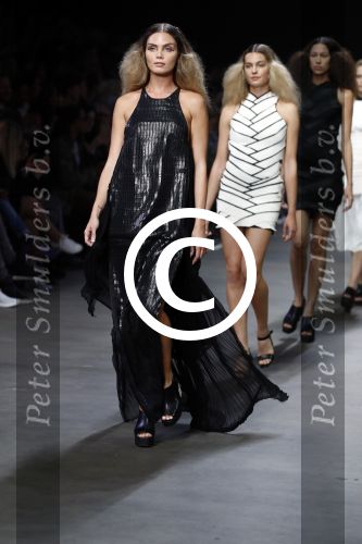Amsterdam 8 juli 2016
Modeshow Tony Cohen tijdens de amsterdam fashion week op westergasfabriekterrein. Kim Feenstra