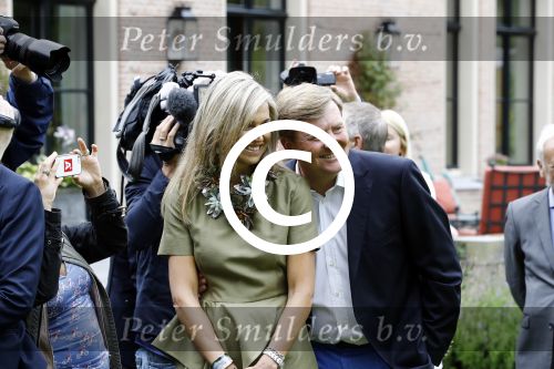 Wassenaar 8 juli 2016
Koninklijk fotouur op de Horsten met Koning Willem Alexander Koningin Maxima en de prinsessen Amalia Ariane en Alexia. Ook de honden zijn erbij.