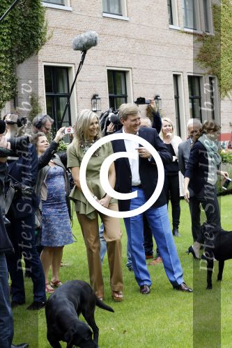 Wassenaar 8 juli 2016
Koninklijk fotouur op de Horsten met Koning Willem Alexander Koningin Maxima en de prinsessen Amalia Ariane en Alexia. Ook de honden zijn erbij.