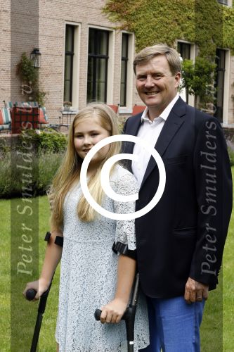 Wassenaar 8 juli 2016
Koninklijk fotouur op de Horsten met Koning Willem Alexander Koningin Maxima en de prinsessen Amalia Ariane en Alexia. Ook de honden zijn erbij.