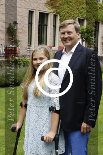 Wassenaar 8 juli 2016
Koninklijk fotouur op de Horsten met Koning Willem Alexander Koningin Maxima en de prinsessen Amalia Ariane en Alexia. Ook de honden zijn erbij.