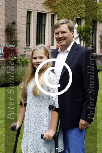 Wassenaar 8 juli 2016
Koninklijk fotouur op de Horsten met Koning Willem Alexander Koningin Maxima en de prinsessen Amalia Ariane en Alexia. Ook de honden zijn erbij.