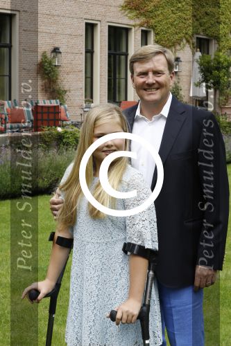 Wassenaar 8 juli 2016
Koninklijk fotouur op de Horsten met Koning Willem Alexander Koningin Maxima en de prinsessen Amalia Ariane en Alexia. Ook de honden zijn erbij.