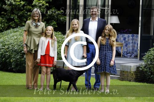 Wassenaar 8 juli 2016
Koninklijk fotouur op de Horsten met Koning Willem Alexander Koningin Maxima en de prinsessen Amalia Ariane en Alexia. Ook de honden zijn erbij.