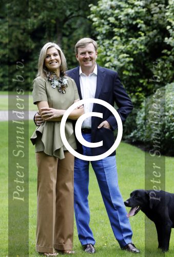 Wassenaar 8 juli 2016
Koninklijk fotouur op de Horsten met Koning Willem Alexander Koningin Maxima en de prinsessen Amalia Ariane en Alexia. Ook de honden zijn erbij.
