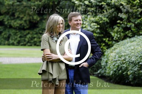 Wassenaar 8 juli 2016
Koninklijk fotouur op de Horsten met Koning Willem Alexander Koningin Maxima en de prinsessen Amalia Ariane en Alexia. Ook de honden zijn erbij.