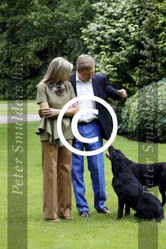 Wassenaar 8 juli 2016
Koninklijk fotouur op de Horsten met Koning Willem Alexander Koningin Maxima en de prinsessen Amalia Ariane en Alexia. Ook de honden zijn erbij.