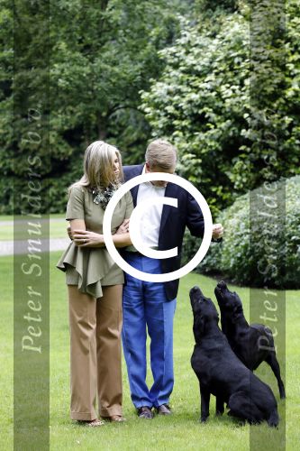 Wassenaar 8 juli 2016
Koninklijk fotouur op de Horsten met Koning Willem Alexander Koningin Maxima en de prinsessen Amalia Ariane en Alexia. Ook de honden zijn erbij.