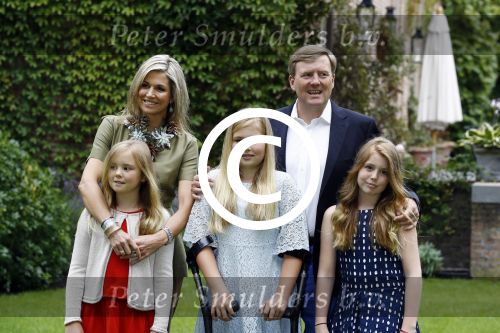 Wassenaar 8 juli 2016
Koninklijk fotouur op de Horsten met Koning Willem Alexander Koningin Maxima en de prinsessen Amalia Ariane en Alexia. Ook de honden zijn erbij.