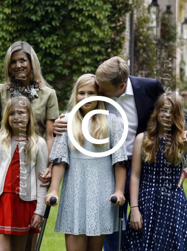 Wassenaar 8 juli 2016
Koninklijk fotouur op de Horsten met Koning Willem Alexander Koningin Maxima en de prinsessen Amalia Ariane en Alexia. Ook de honden zijn erbij.