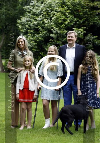 Wassenaar 8 juli 2016
Koninklijk fotouur op de Horsten met Koning Willem Alexander Koningin Maxima en de prinsessen Amalia Ariane en Alexia. Ook de honden zijn erbij.