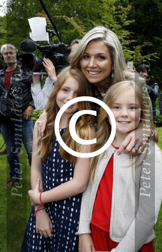 Wassenaar 8 juli 2016
Koninklijk fotouur op de Horsten met Koning Willem Alexander Koningin Maxima en de prinsessen Amalia Ariane en Alexia. Ook de honden zijn erbij.