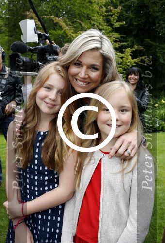 Wassenaar 8 juli 2016
Koninklijk fotouur op de Horsten met Koning Willem Alexander Koningin Maxima en de prinsessen Amalia Ariane en Alexia. Ook de honden zijn erbij.