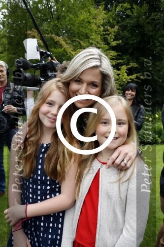 Wassenaar 8 juli 2016
Koninklijk fotouur op de Horsten met Koning Willem Alexander Koningin Maxima en de prinsessen Amalia Ariane en Alexia. Ook de honden zijn erbij.