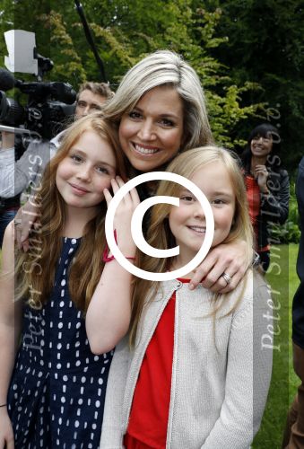 Wassenaar 8 juli 2016
Koninklijk fotouur op de Horsten met Koning Willem Alexander Koningin Maxima en de prinsessen Amalia Ariane en Alexia. Ook de honden zijn erbij.