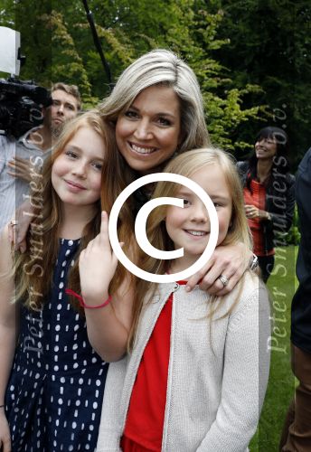 Wassenaar 8 juli 2016
Koninklijk fotouur op de Horsten met Koning Willem Alexander Koningin Maxima en de prinsessen Amalia Ariane en Alexia. Ook de honden zijn erbij.