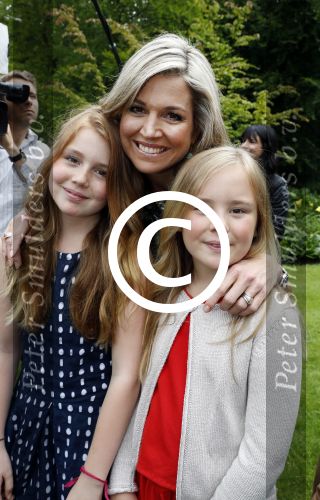 Wassenaar 8 juli 2016
Koninklijk fotouur op de Horsten met Koning Willem Alexander Koningin Maxima en de prinsessen Amalia Ariane en Alexia. Ook de honden zijn erbij.