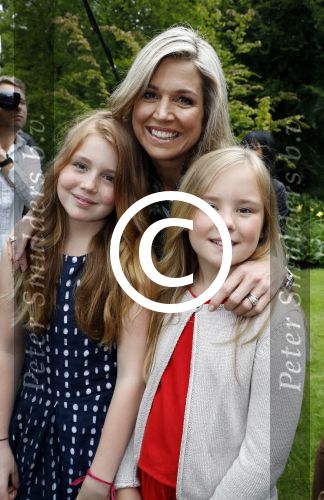 Wassenaar 8 juli 2016
Koninklijk fotouur op de Horsten met Koning Willem Alexander Koningin Maxima en de prinsessen Amalia Ariane en Alexia. Ook de honden zijn erbij.