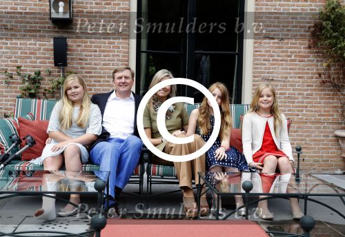 Wassenaar 8 juli 2016
Koninklijk fotouur op de Horsten met Koning Willem Alexander Koningin Maxima en de prinsessen Amalia Ariane en Alexia. Ook de honden zijn erbij.