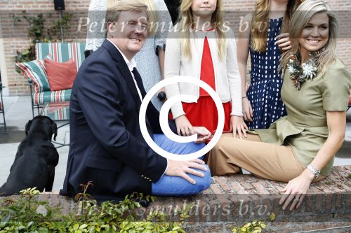 Wassenaar 8 juli 2016
Koninklijk fotouur op de Horsten met Koning Willem Alexander Koningin Maxima en de prinsessen Amalia Ariane en Alexia. Ook de honden zijn erbij.