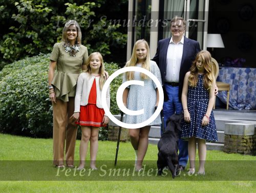 Wassenaar 8 juli 2016
Koninklijk fotouur op de Horsten met Koning Willem Alexander Koningin Maxima en de prinsessen Amalia Ariane en Alexia. Ook de honden zijn erbij.