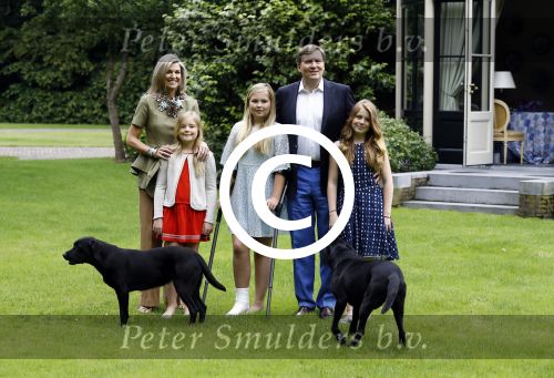 Wassenaar 8 juli 2016
Koninklijk fotouur op de Horsten met Koning Willem Alexander Koningin Maxima en de prinsessen Amalia Ariane en Alexia. Ook de honden zijn erbij.