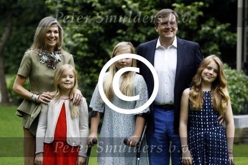 Wassenaar 8 juli 2016
Koninklijk fotouur op de Horsten met Koning Willem Alexander Koningin Maxima en de prinsessen Amalia Ariane en Alexia. Ook de honden zijn erbij.
