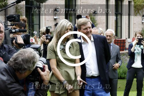 Wassenaar 8 juli 2016
Koninklijk fotouur op de Horsten met Koning Willem Alexander Koningin Maxima en de prinsessen Amalia Ariane en Alexia. Ook de honden zijn erbij.