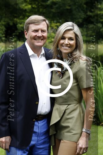 Wassenaar 8 juli 2016
Koninklijk fotouur op de Horsten met Koning Willem Alexander Koningin Maxima en de prinsessen Amalia Ariane en Alexia. Ook de honden zijn erbij.