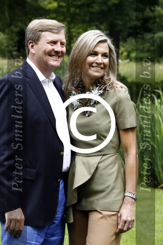 Wassenaar 8 juli 2016
Koninklijk fotouur op de Horsten met Koning Willem Alexander Koningin Maxima en de prinsessen Amalia Ariane en Alexia. Ook de honden zijn erbij.