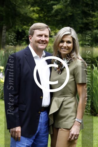 Wassenaar 8 juli 2016
Koninklijk fotouur op de Horsten met Koning Willem Alexander Koningin Maxima en de prinsessen Amalia Ariane en Alexia. Ook de honden zijn erbij.
