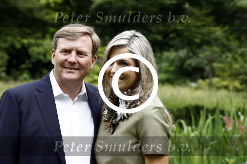 Wassenaar 8 juli 2016
Koninklijk fotouur op de Horsten met Koning Willem Alexander Koningin Maxima en de prinsessen Amalia Ariane en Alexia. Ook de honden zijn erbij.