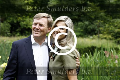 Wassenaar 8 juli 2016
Koninklijk fotouur op de Horsten met Koning Willem Alexander Koningin Maxima en de prinsessen Amalia Ariane en Alexia. Ook de honden zijn erbij.