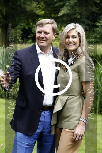 Wassenaar 8 juli 2016
Koninklijk fotouur op de Horsten met Koning Willem Alexander Koningin Maxima en de prinsessen Amalia Ariane en Alexia. Ook de honden zijn erbij.