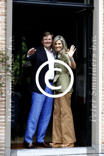 Wassenaar 8 juli 2016
Koninklijk fotouur op de Horsten met Koning Willem Alexander Koningin Maxima en de prinsessen Amalia Ariane en Alexia. Ook de honden zijn erbij.