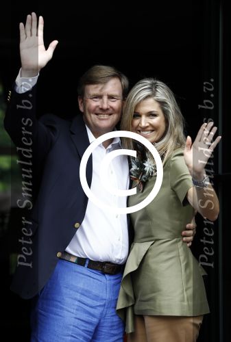 Wassenaar 8 juli 2016
Koninklijk fotouur op de Horsten met Koning Willem Alexander Koningin Maxima en de prinsessen Amalia Ariane en Alexia. Ook de honden zijn erbij.