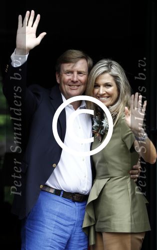 Wassenaar 8 juli 2016
Koninklijk fotouur op de Horsten met Koning Willem Alexander Koningin Maxima en de prinsessen Amalia Ariane en Alexia. Ook de honden zijn erbij.