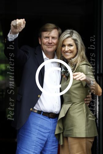 Wassenaar 8 juli 2016
Koninklijk fotouur op de Horsten met Koning Willem Alexander Koningin Maxima en de prinsessen Amalia Ariane en Alexia. Ook de honden zijn erbij.