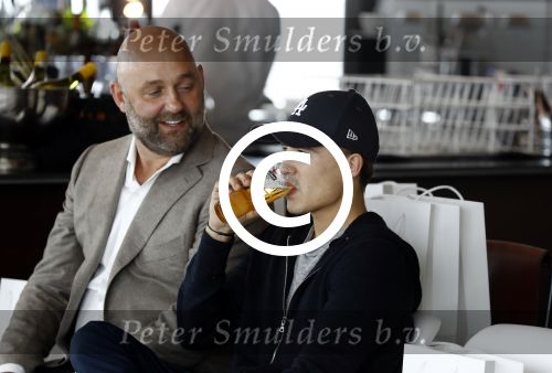 Amsterdam 11 juli 2016 
Modeshow Maria Tailor in de amsterdam Lookout aan het IJ. Lil Kleine met Jeroen v d Berg