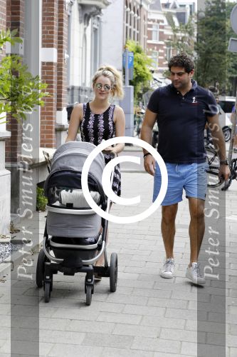 Amsterdam 23 juli 2016
 Liza Sips en Ralph Manheim achter  de kinderwagen.